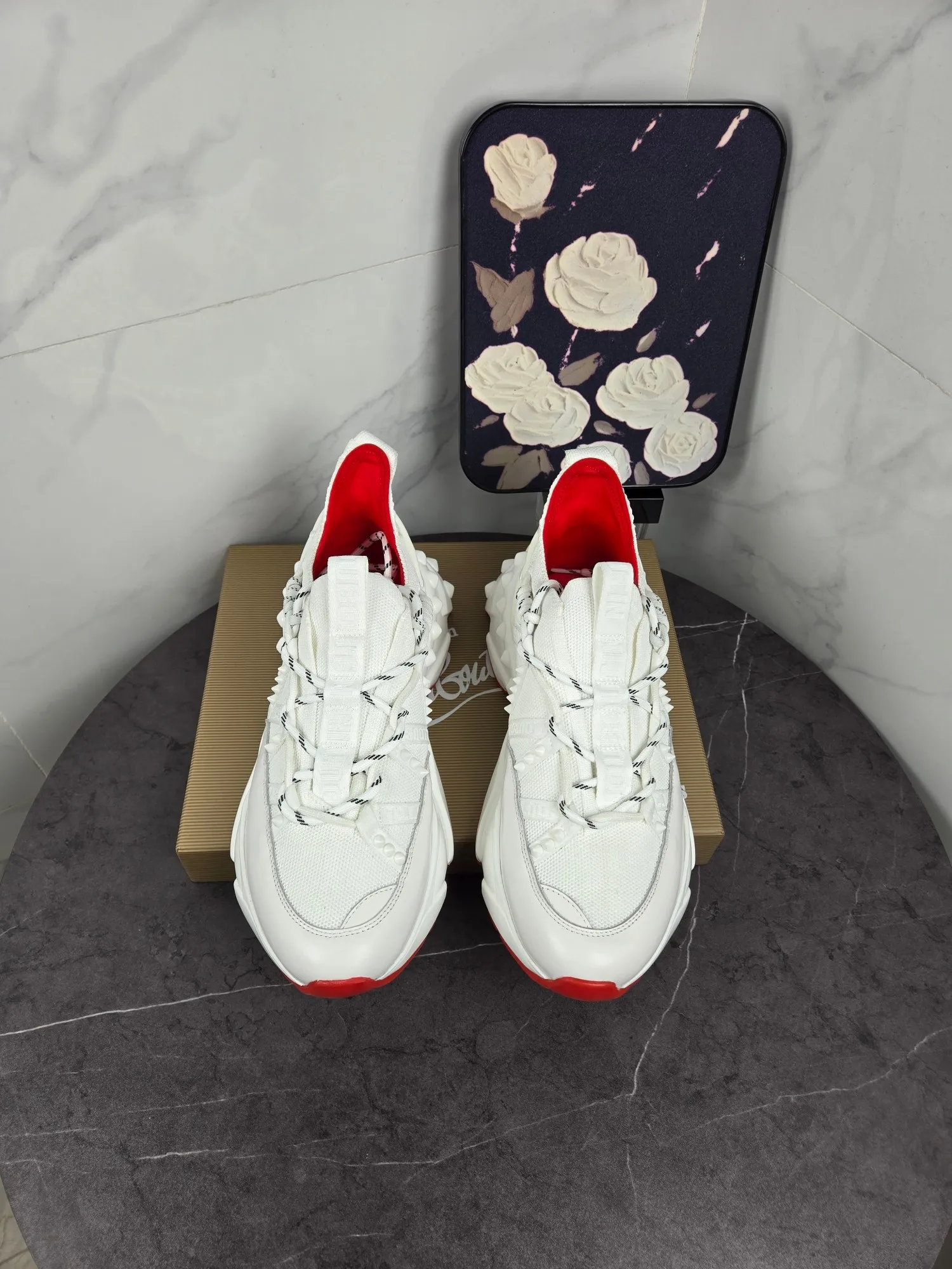 Men's shoes 💰700 Fashionable brand Chri*stian loubou*tin original single item New CL red-soled shoes latest series for casual couples, uppers are made of imported Lycra + high-density breathable fly weave, environmentally friendly high-elastic suction mold feet will never delaminate, the outsole is made of super non-slip and wear-resistant PU + vacuuming Two-color combination Size: Female 35-43 Male 38-47 Comes with a handbag, card, shoehorn "full package